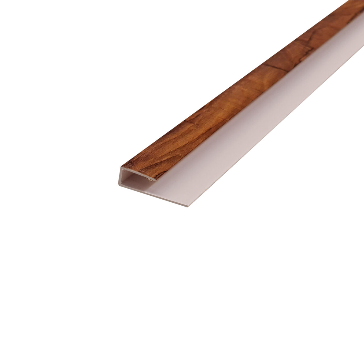 Perfil PVC inicio J sherwood 300 cm para panel alveorlar aplicación cielo muro